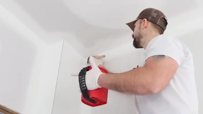 apply Joint Compound Liquid